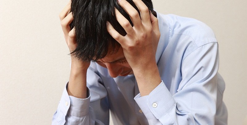 Personne illustrant le stress et les variations d’énergie